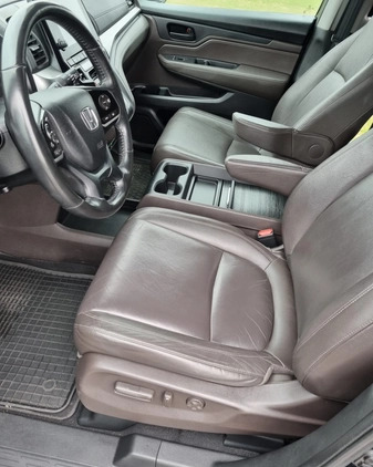 Honda Odyssey cena 94000 przebieg: 130000, rok produkcji 2017 z Ozorków małe 301